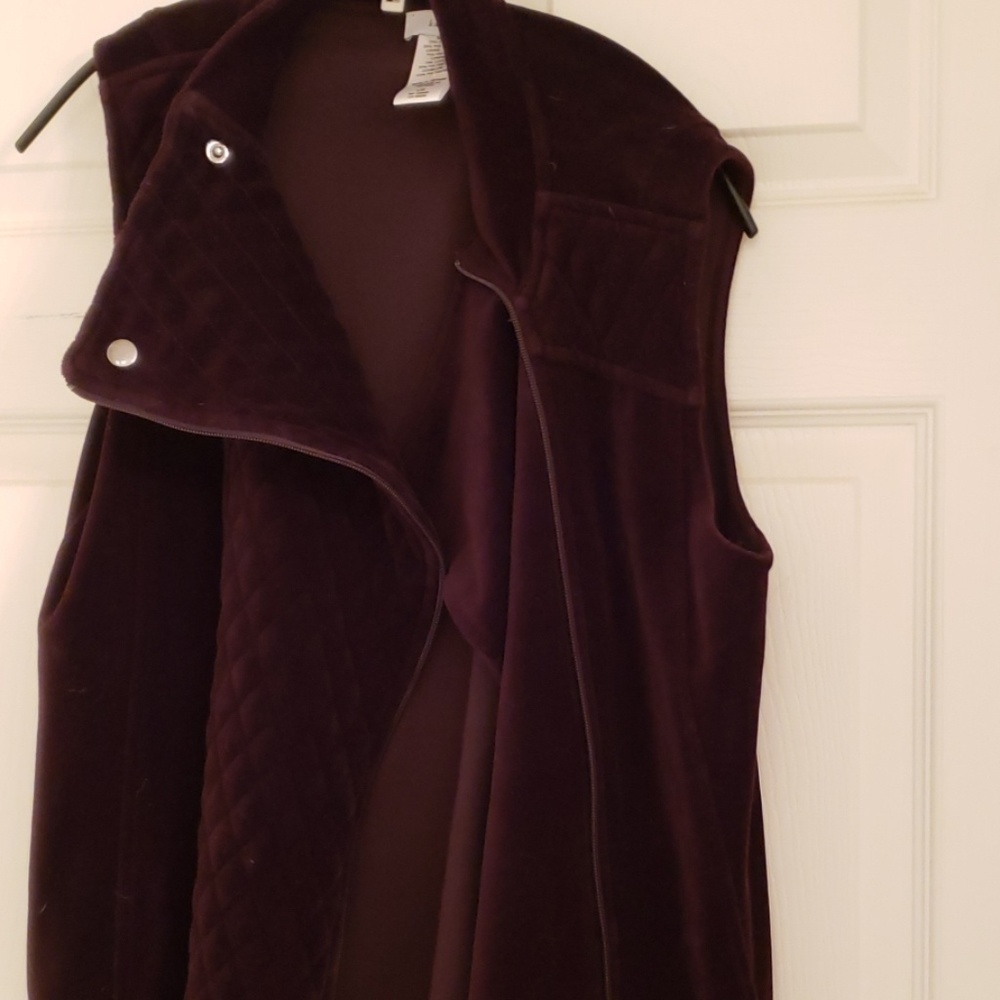 Vest - Picture 3 of 5
